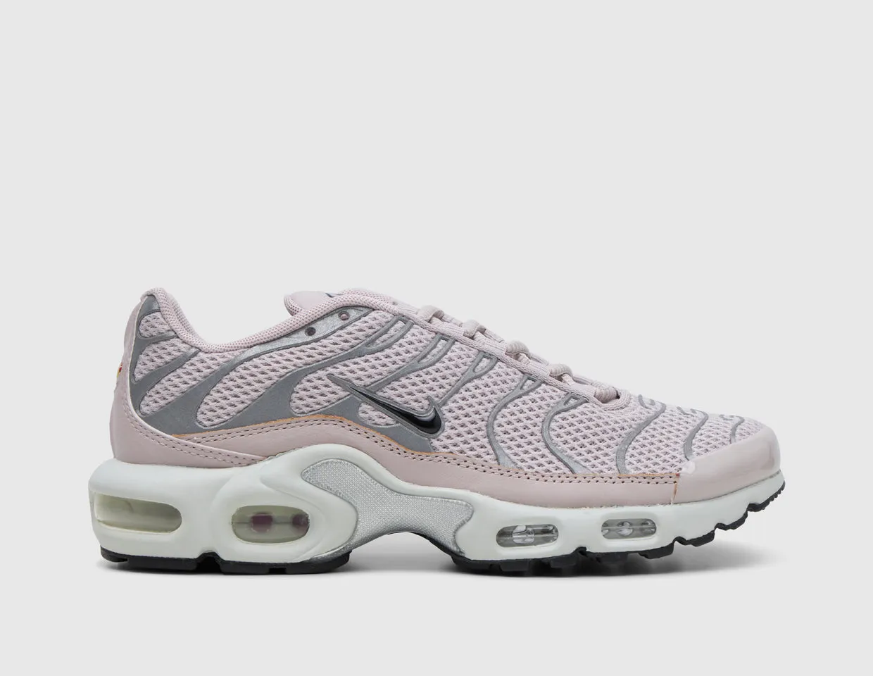 Nike Women's Air Max Plus Platinum Violet / Chrome - Light Bone