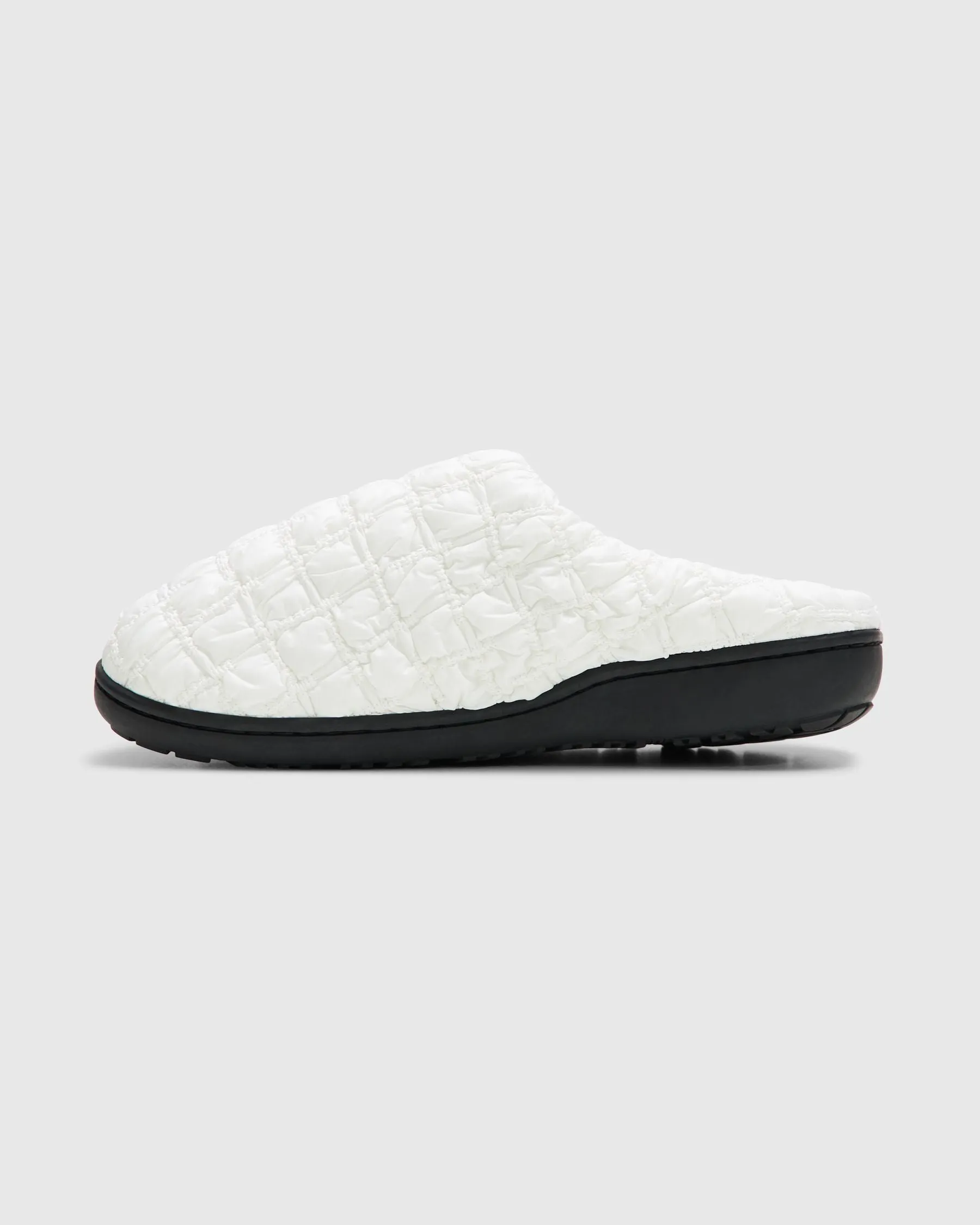 Subu Slippers in Bumpy White